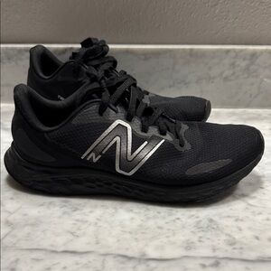 New Balance Slip Resistant Athletic Shoes